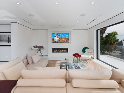 A Stylish and Beautiful Modern Home with Spectacular Views in Los Angeles by Ori Ayonmike (5)