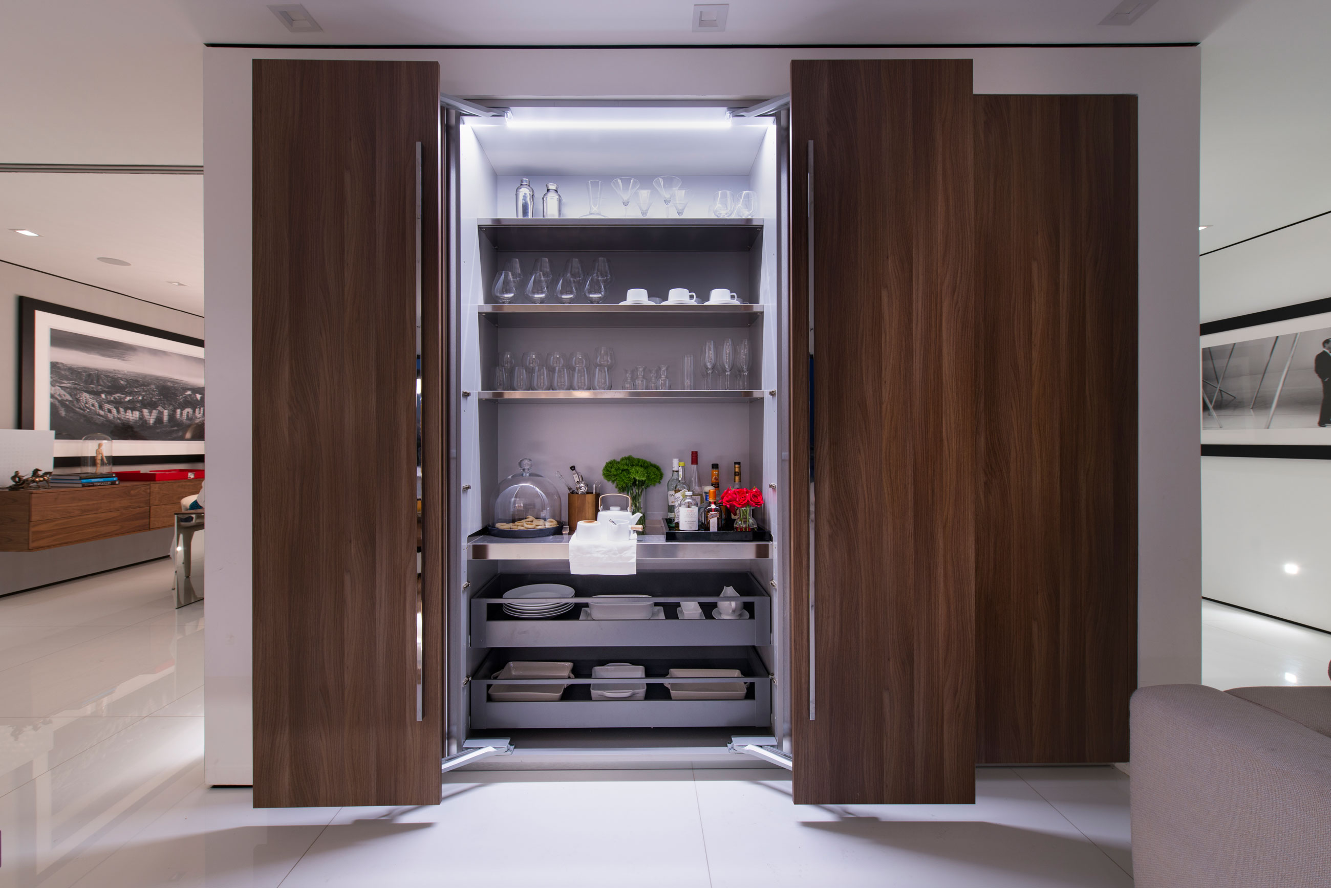 A Stylish and Beautiful Modern Home with Spectacular Views in Los Angeles by Ori Ayonmike (56)