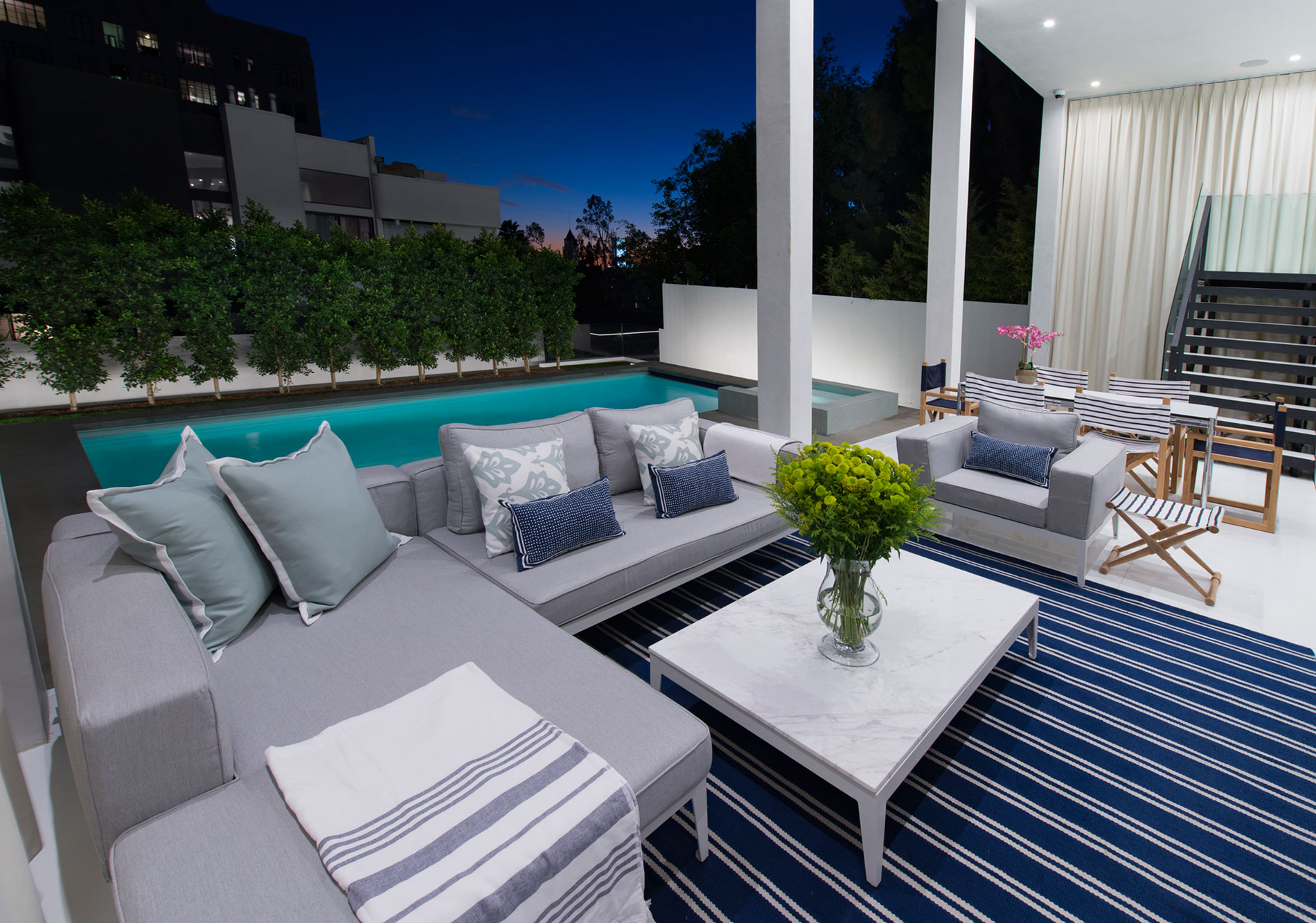 A Stylish and Beautiful Modern Home with Spectacular Views in Los Angeles by Ori Ayonmike (58)