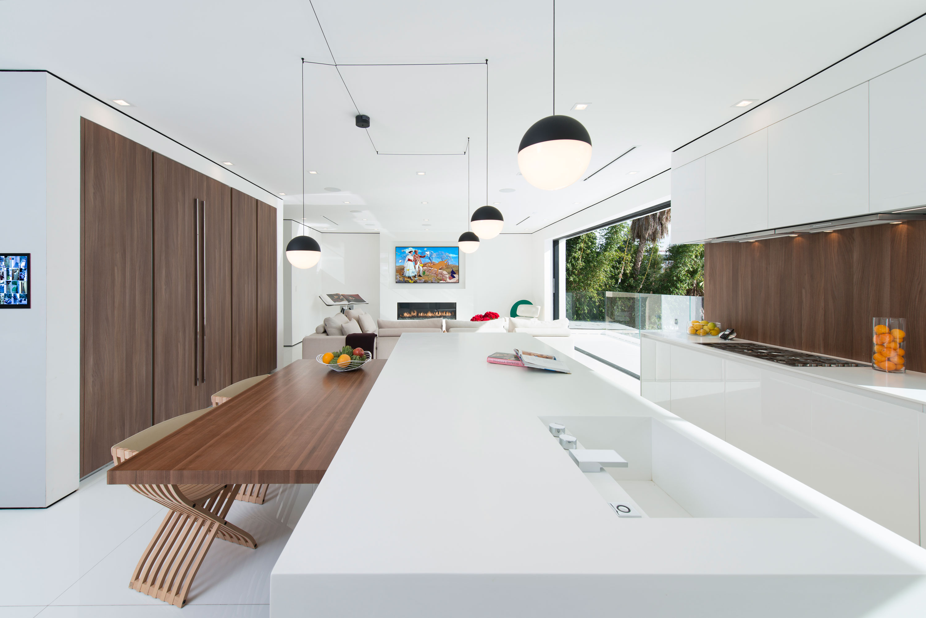 A Stylish and Beautiful Modern Home with Spectacular Views in Los Angeles by Ori Ayonmike (9)