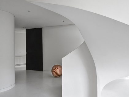 A Beautiful Modern Minimalist Loft with a Sculptural Staircase in Melbourne by Adrian Amore (4)