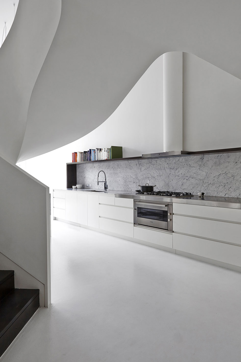 A Beautiful Modern Minimalist Loft with a Sculptural Staircase in Melbourne by Adrian Amore (5)