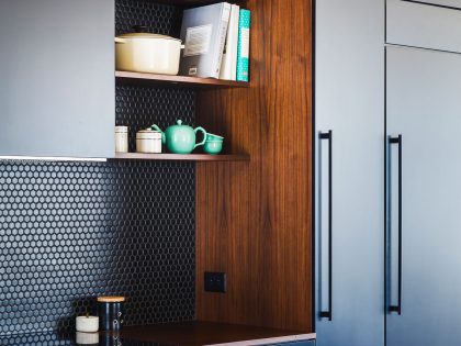 A Beautiful and Luminous Home Perched on the Snowy Terrain in Mansonville, Canada by MU Architecture (9)