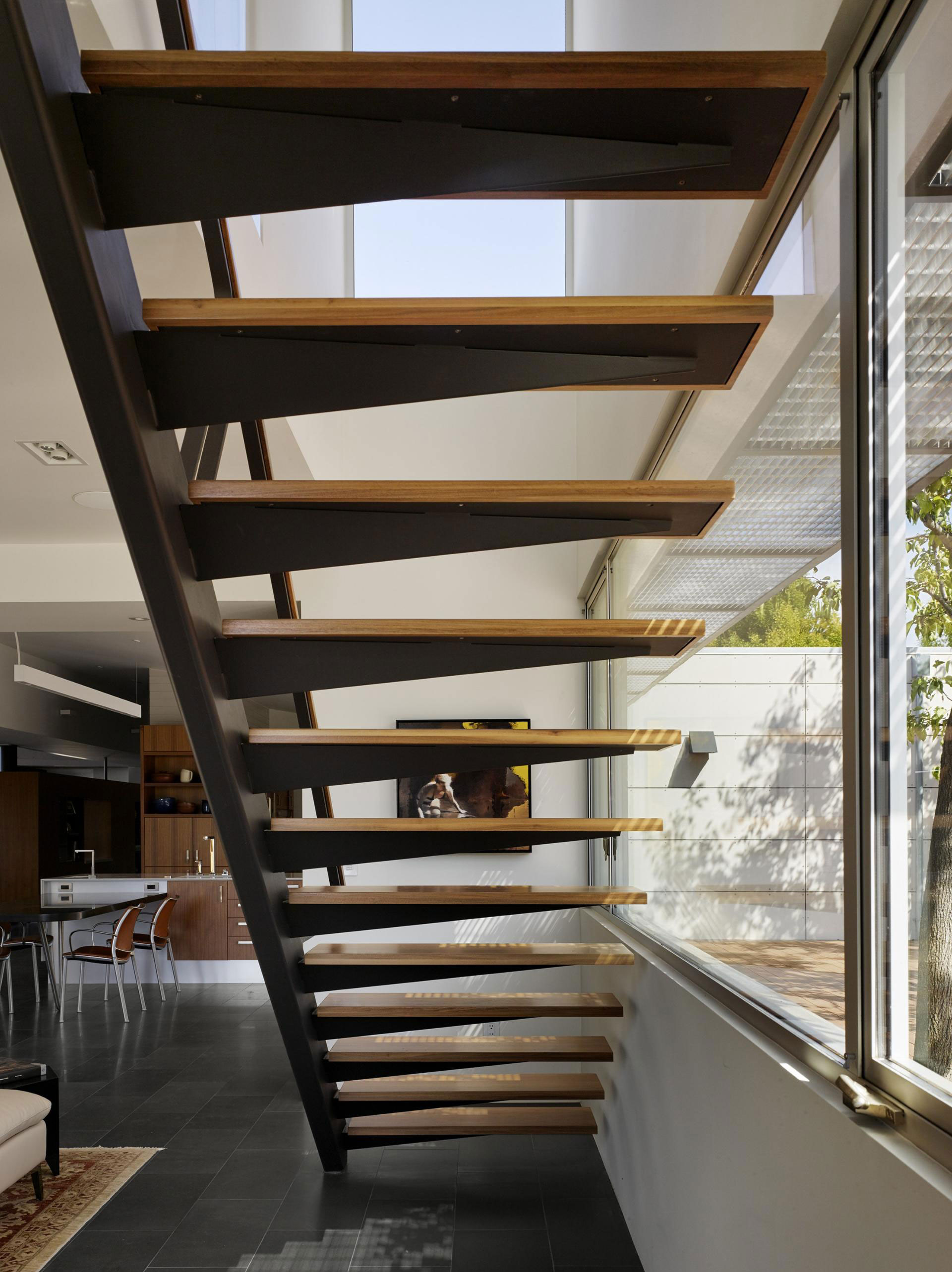 A Bright Contemporary Home Perched Above the Silicon Valley in Los Gatos by Schwartz and Architecture (12)