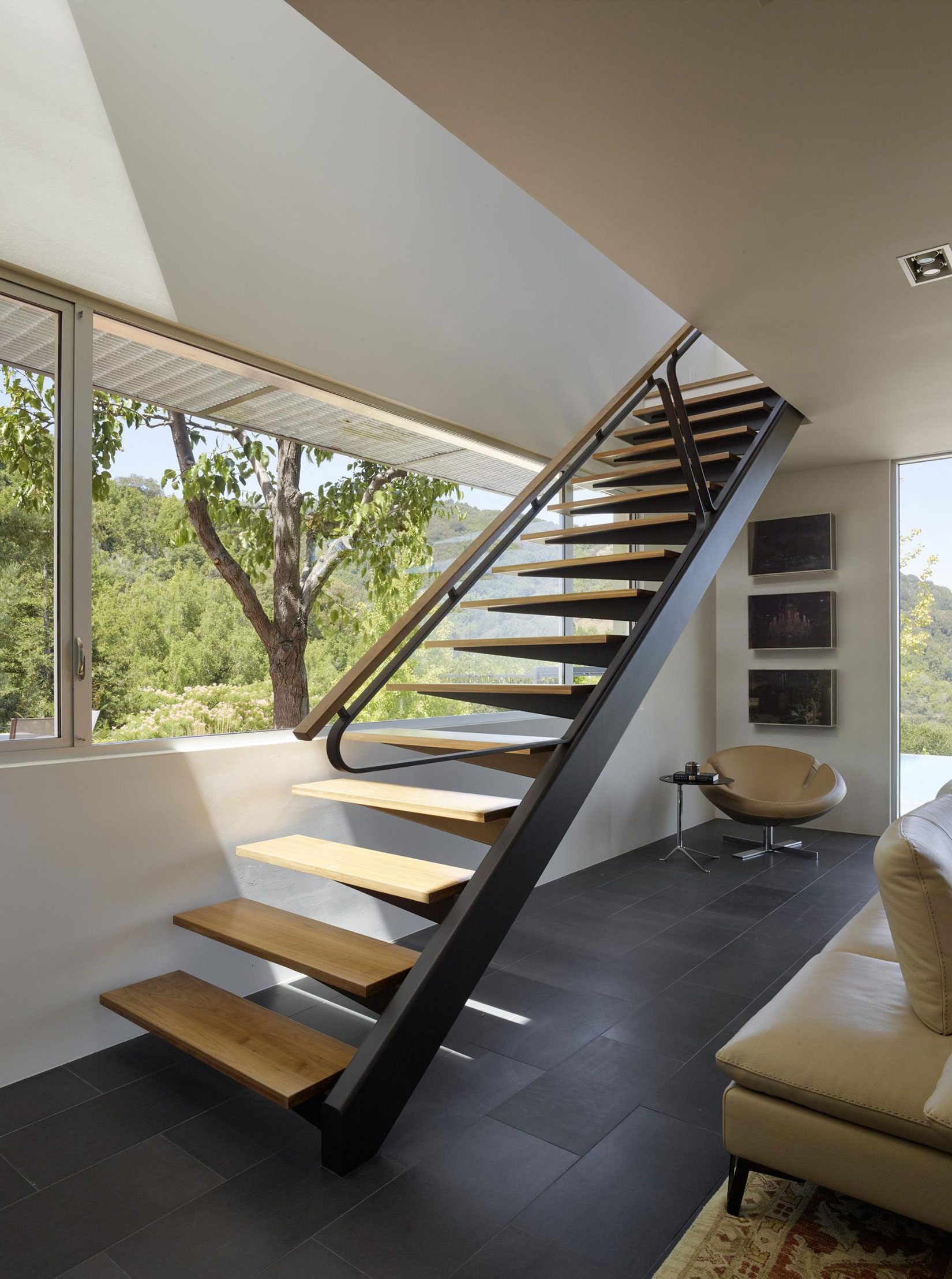 A Bright Contemporary Home Perched Above the Silicon Valley in Los Gatos by Schwartz and Architecture (14)