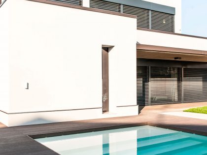 A Bright Contemporary House with Pool and Focus on Natural Light in Brescia by bp Laboratorio di Arch (2)