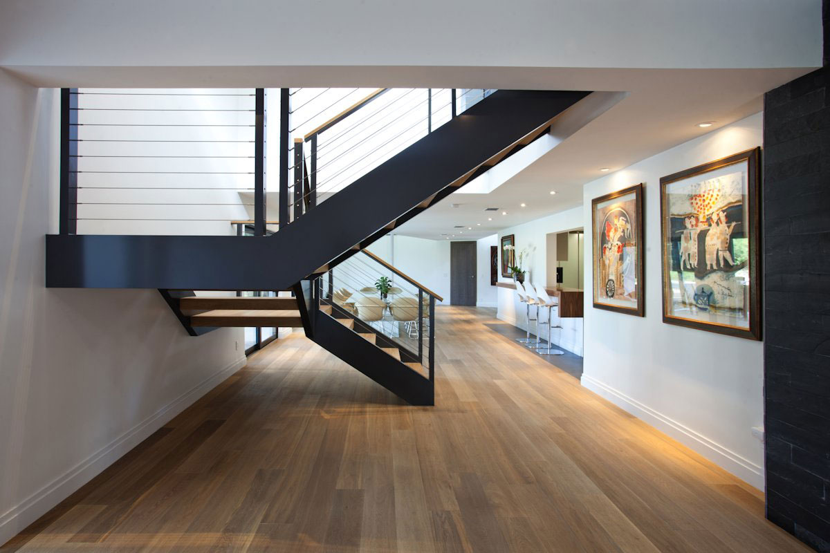 A Bright and Airy Modern Home with Overflowing Pool in Florida by SDH Studio (15)