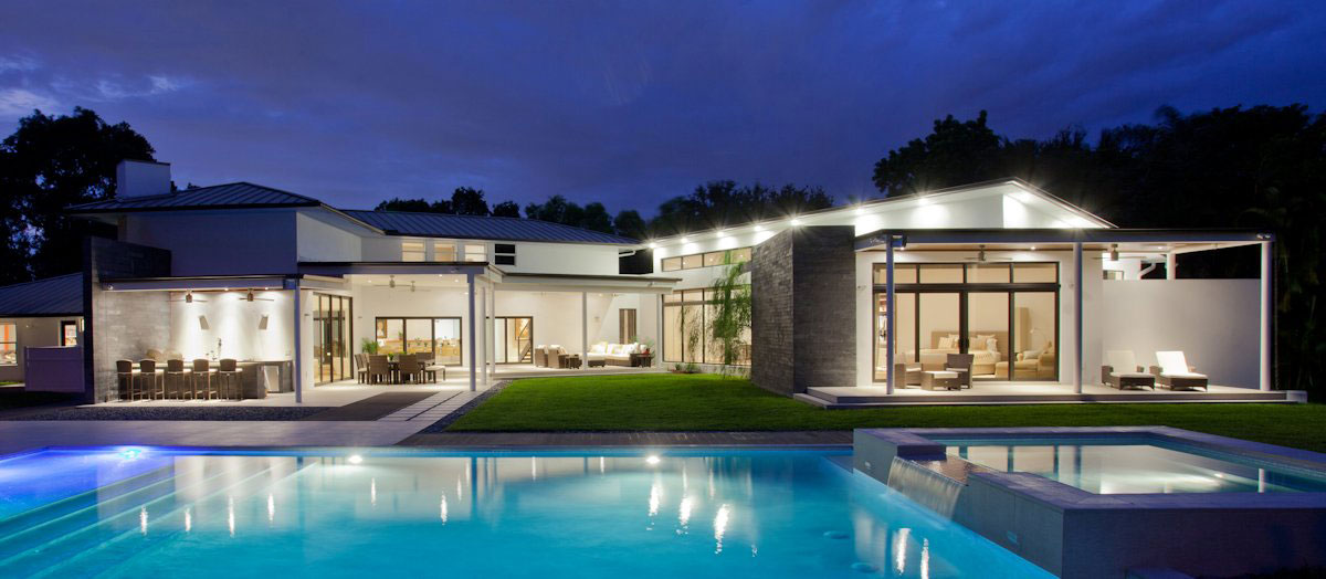 A Bright and Airy Modern Home with Overflowing Pool in Florida by SDH Studio (2)