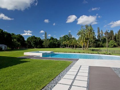 A Bright and Airy Modern Home with Overflowing Pool in Florida by SDH Studio (6)