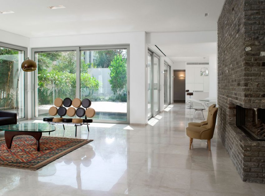 A Bright and Cozy Contemporary Family Home in Ramat HaSharon, Israel by Blumenfeld Moore Architects (1)