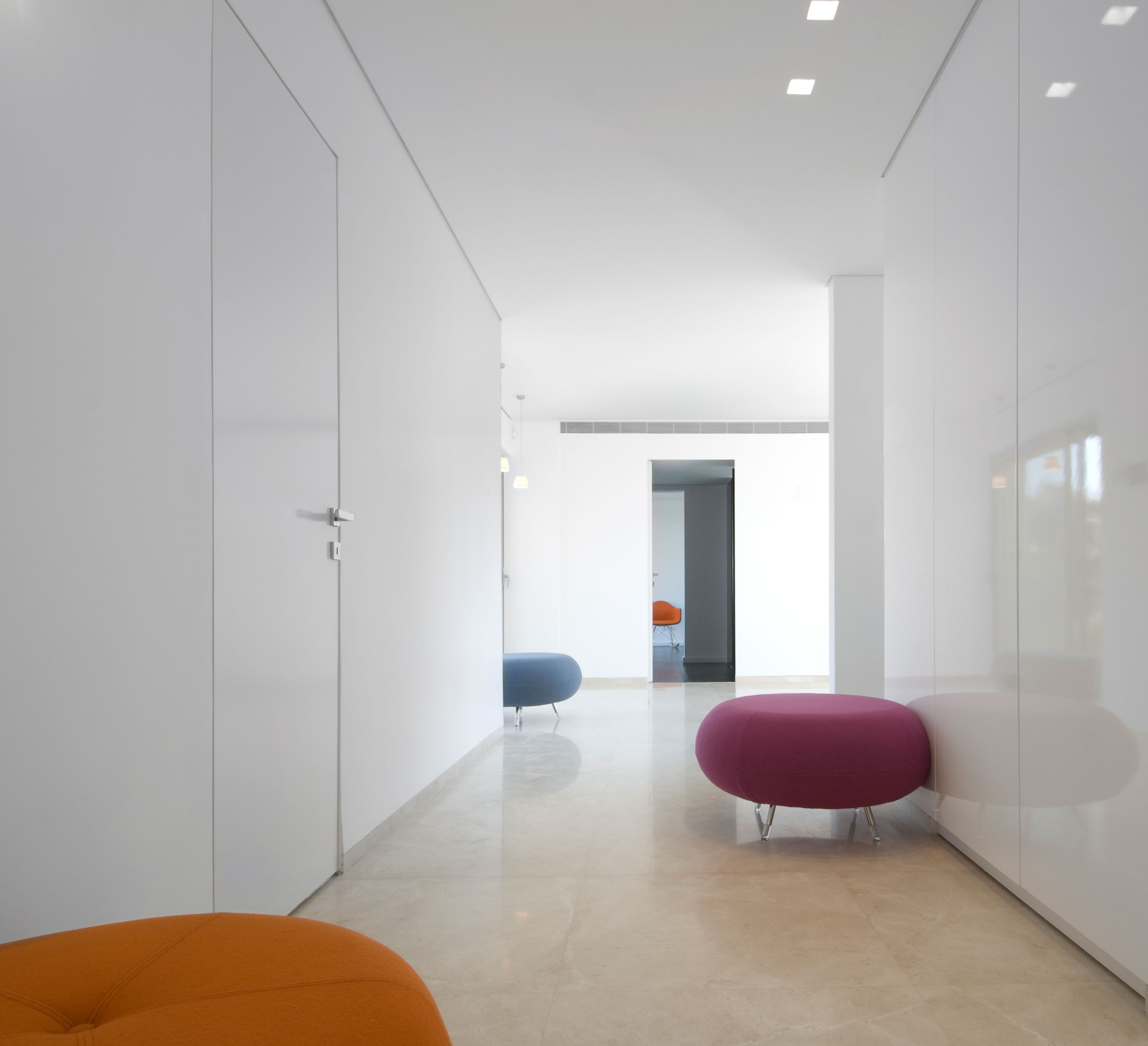A Bright and Cozy Contemporary Family Home in Ramat HaSharon, Israel by Blumenfeld Moore Architects (11)