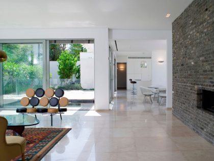 A Bright and Cozy Contemporary Family Home in Ramat HaSharon, Israel by Blumenfeld Moore Architects (2)