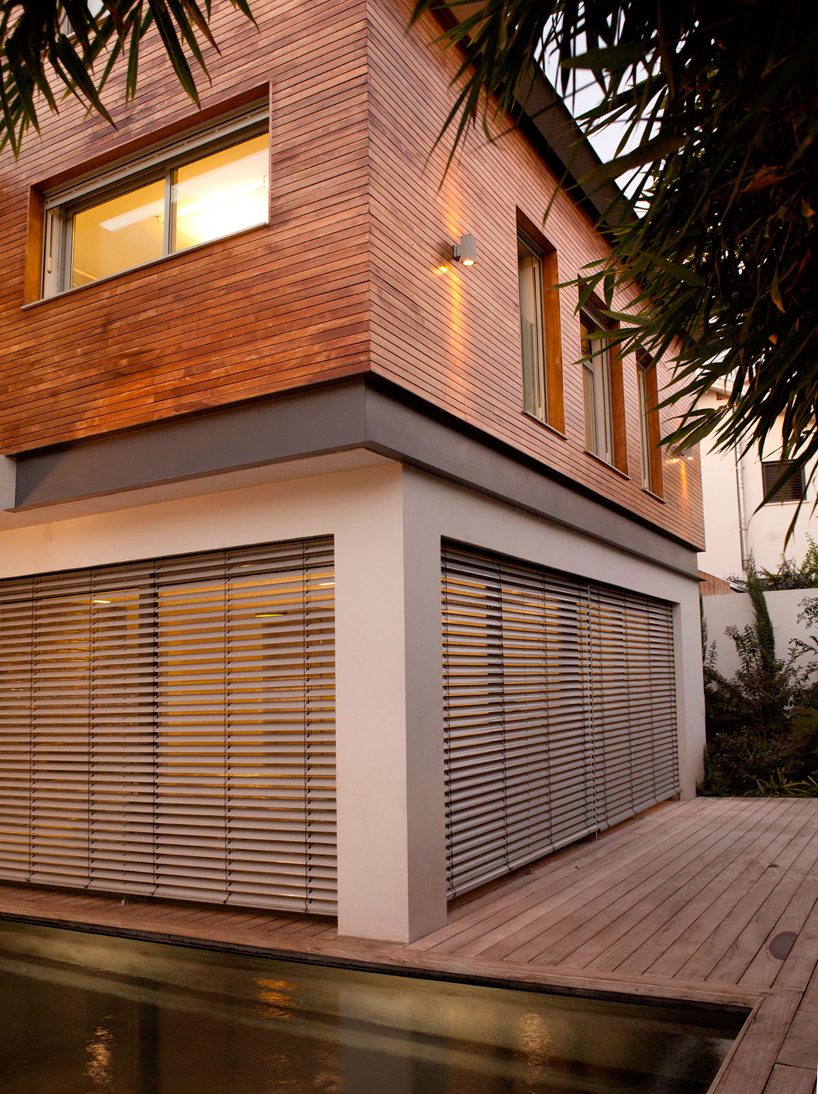 A Bright and Cozy Contemporary Family Home in Ramat HaSharon, Israel by Blumenfeld Moore Architects (20)
