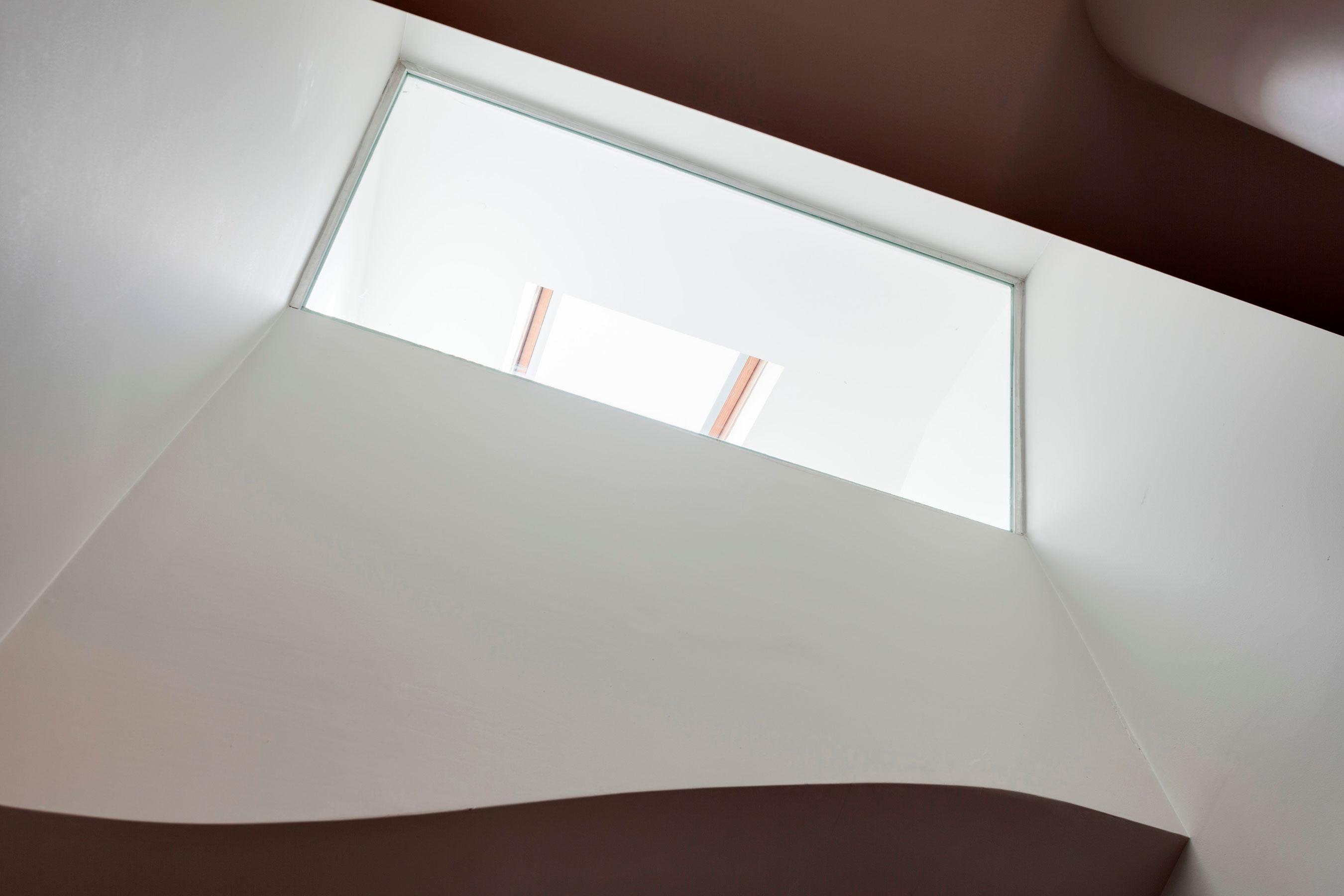 A Bright and Luminous Modern House on Multiple Levels for a Young Family of Three by Scenario Architecture (10)