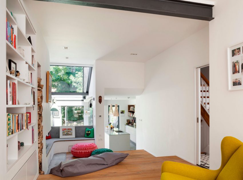 A Bright and Luminous Modern House on Multiple Levels for a Young Family of Three by Scenario Architecture (5)