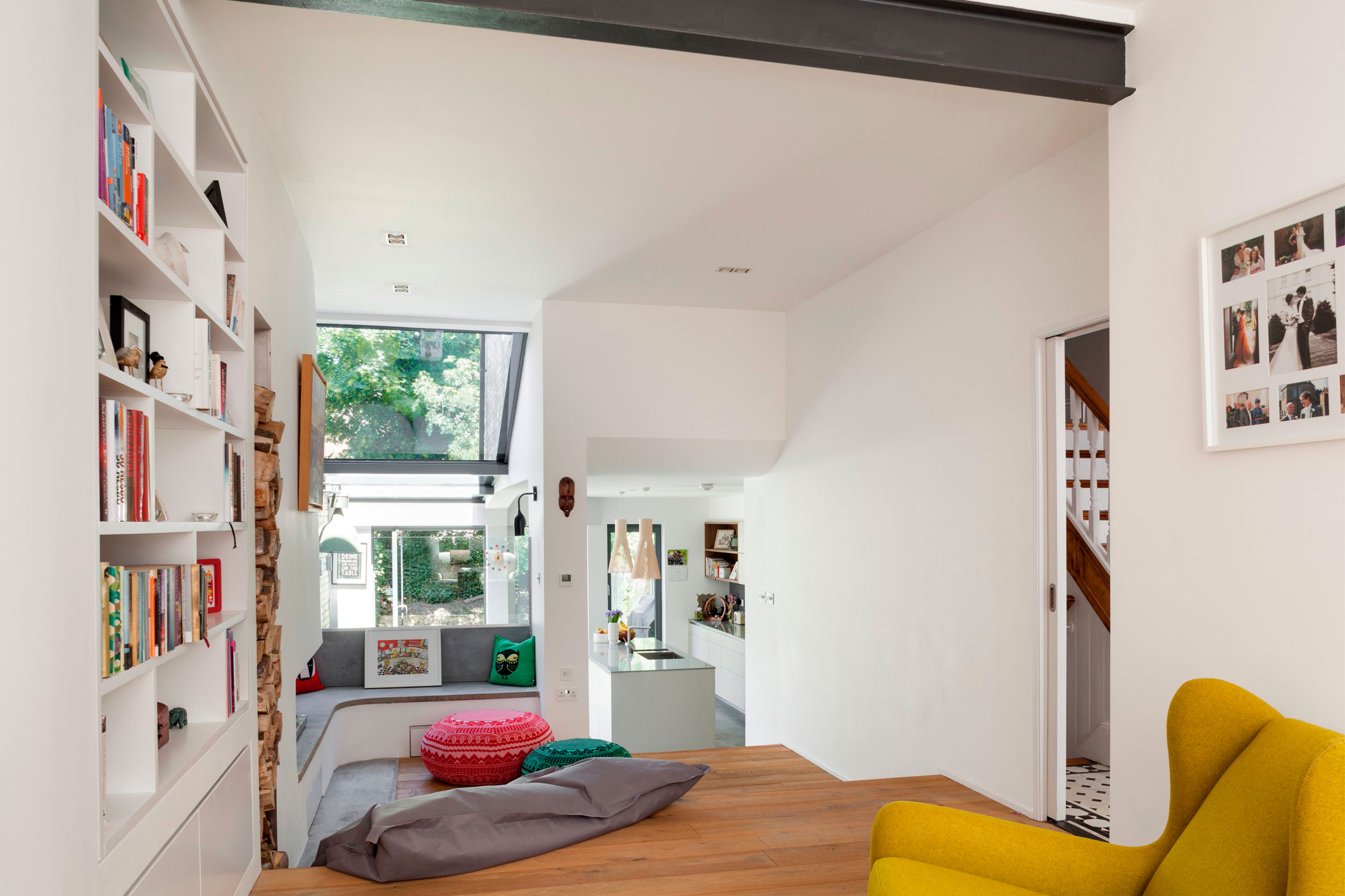 A Bright and Luminous Modern House on Multiple Levels for a Young Family of Three by Scenario Architecture (5)
