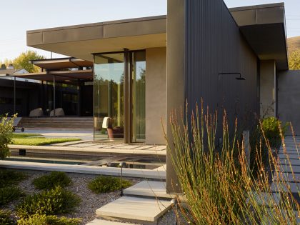 A Bright and Spacious Home for Contemporary Art Collectors in Mill Valley, California