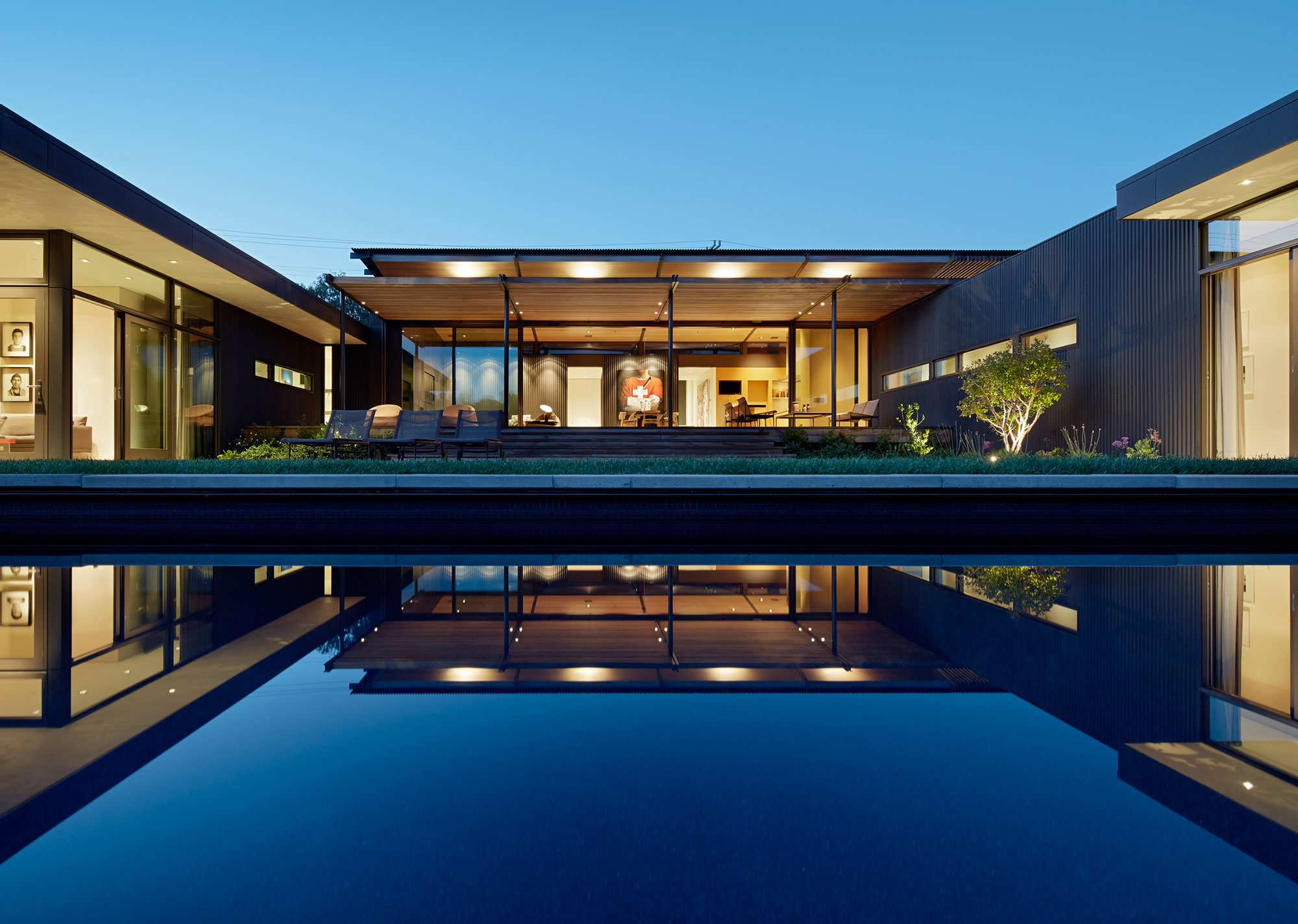 A Bright and Spacious Home for Contemporary Art Collectors in Mill Valley, California by Aidlin Darling Design (15)