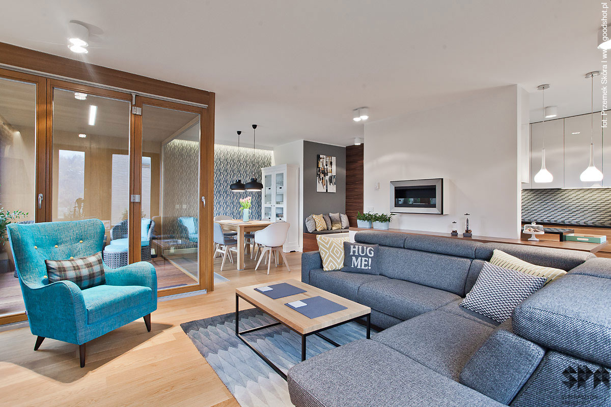 A Bright and Stylish Apartment Accompanied by Some Colorful Accents in Katowice by Superpozycja Architekci (3)