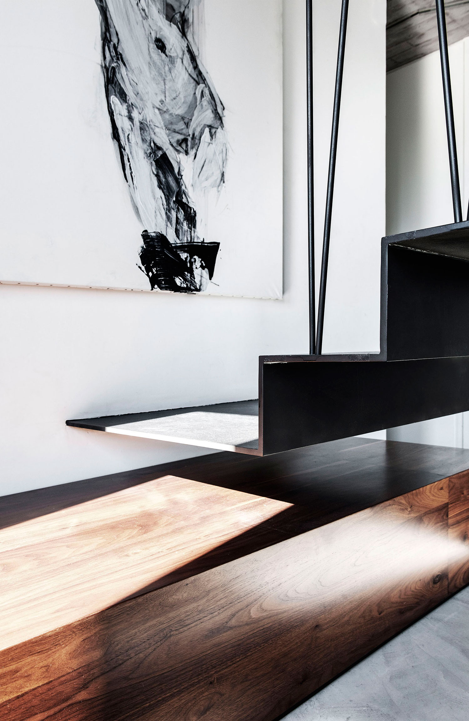 A Stylish and Playful Duplex Penthouse with Suspended Steel Staircase in Tel Aviv by Toledano +Architects (11)