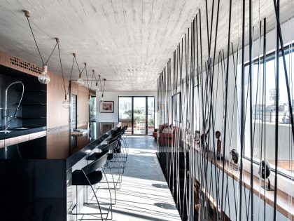 A Stylish and Playful Duplex Penthouse with Suspended Steel Staircase in Tel Aviv by Toledano +Architects (13)
