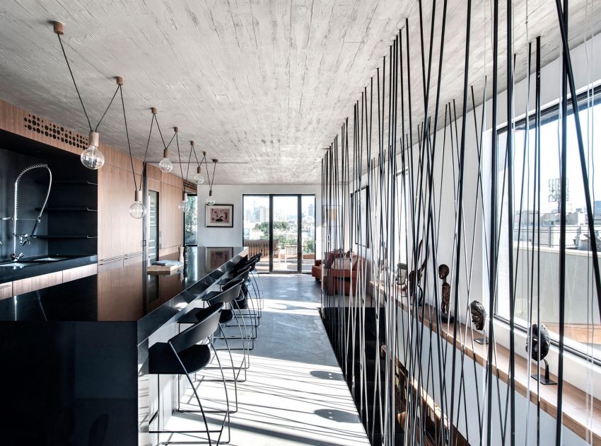 A Stylish and Playful Duplex Penthouse with Suspended Steel Staircase in Tel Aviv by Toledano +Architects (13)