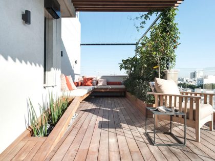 A Stylish and Playful Duplex Penthouse with Suspended Steel Staircase in Tel Aviv by Toledano +Architects (2)