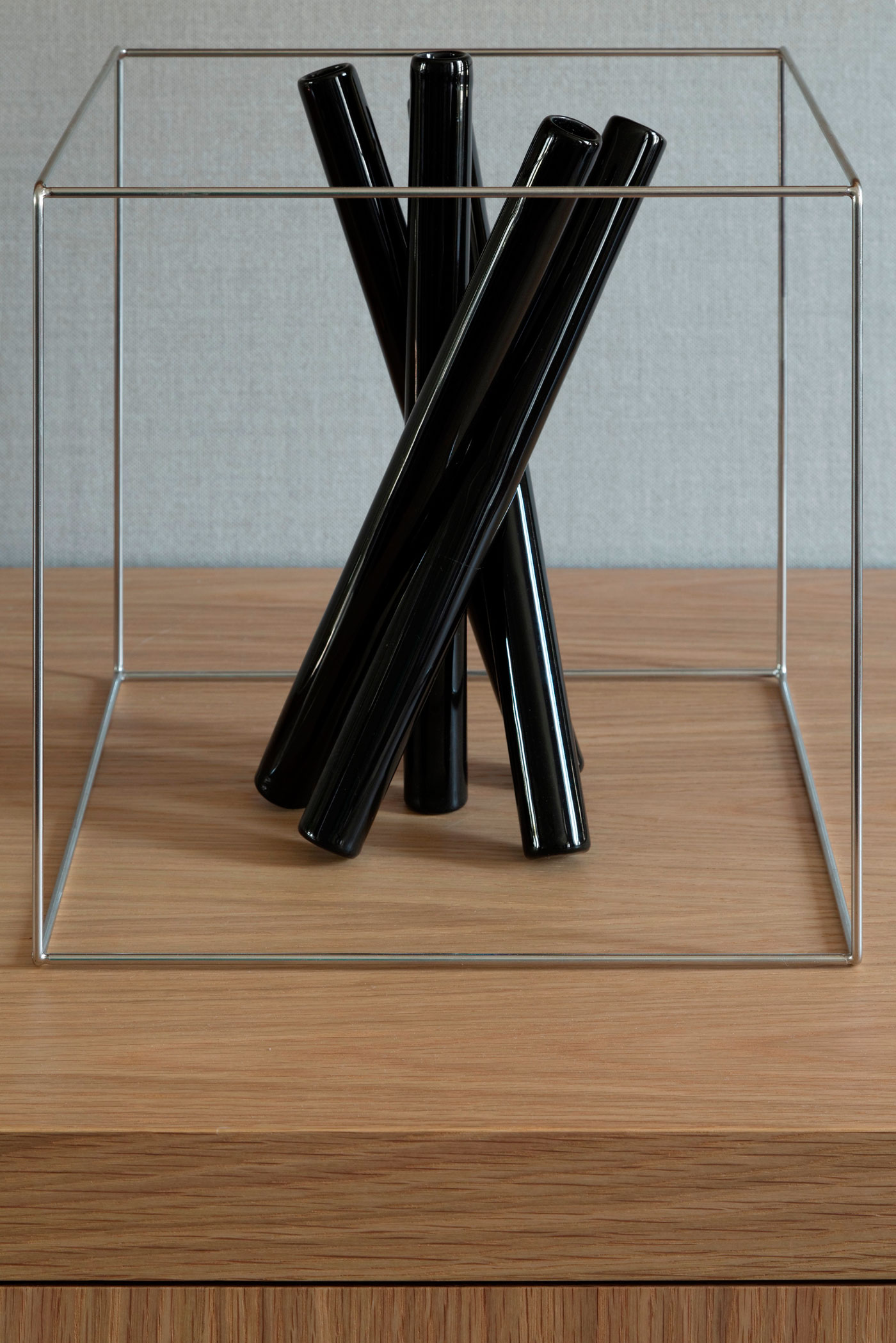 A Chic and Charming Contemporary Apartment for a Young Brazilian Couple by Diego Revollo Arquitetura (15)