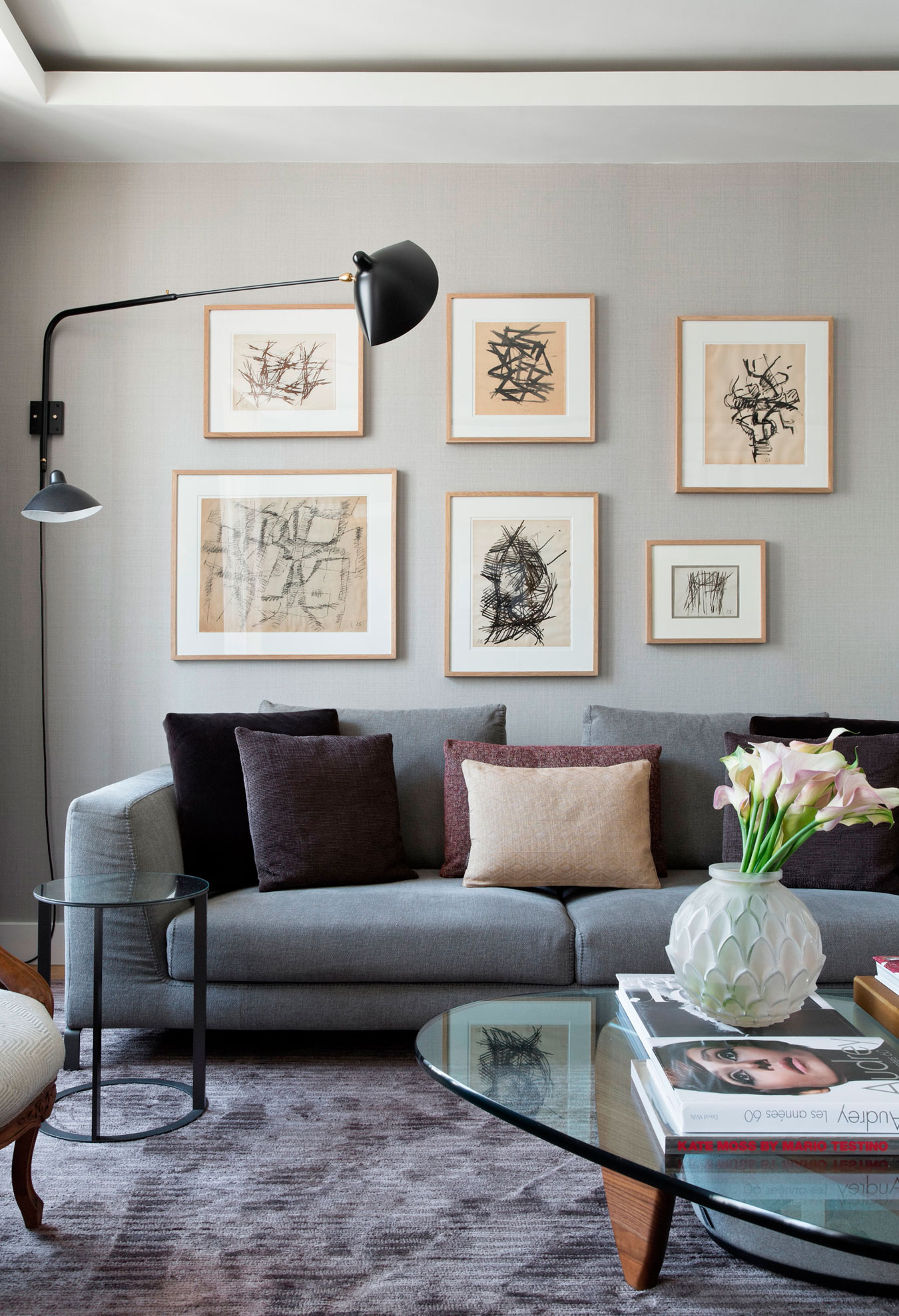 A Chic and Charming Contemporary Apartment for a Young Brazilian Couple by Diego Revollo Arquitetura (18)