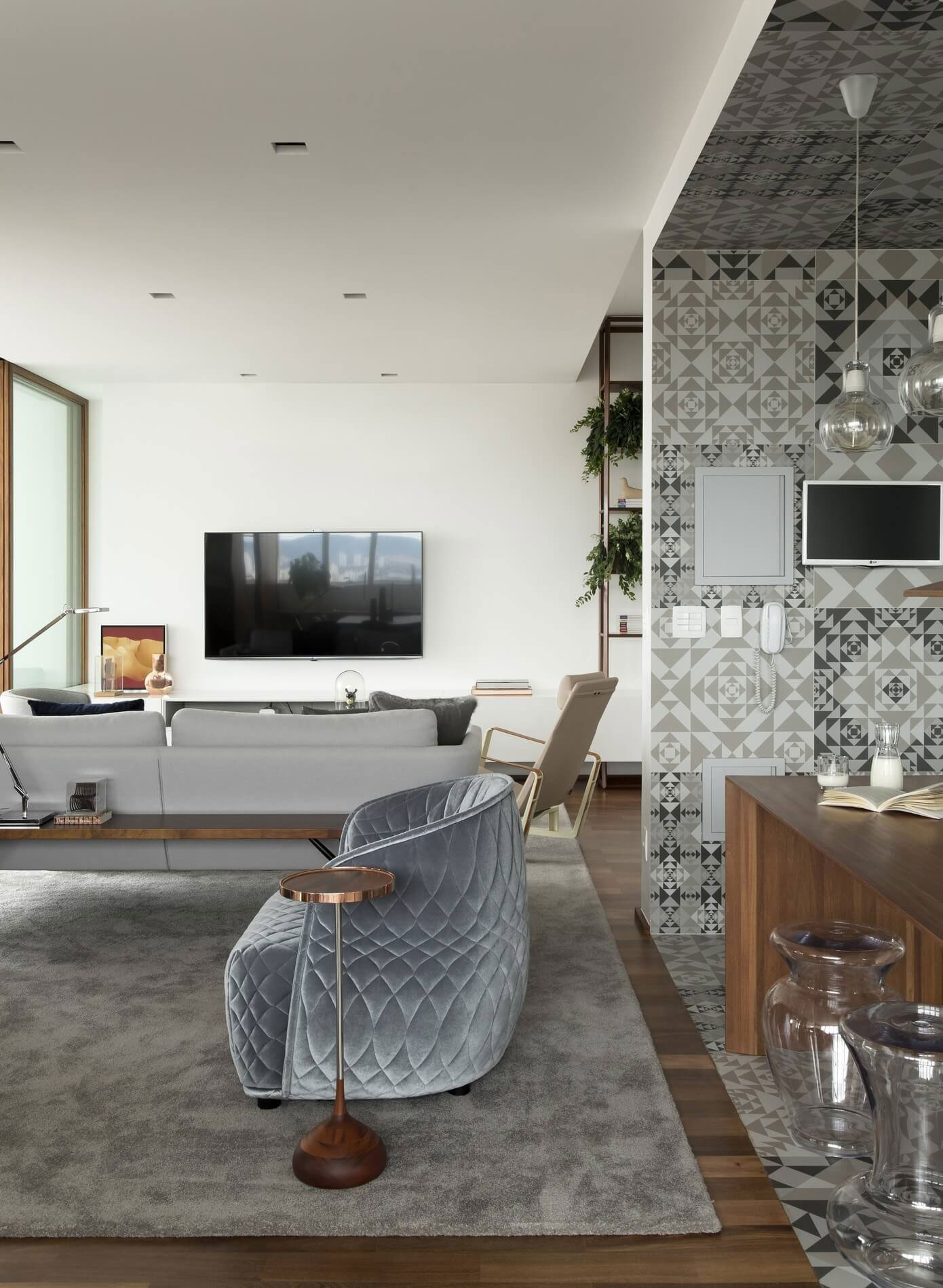 A Chic and Sophisticated Contemporary Apartment in São Paulo by Diego Revollo Arquitetura (13)