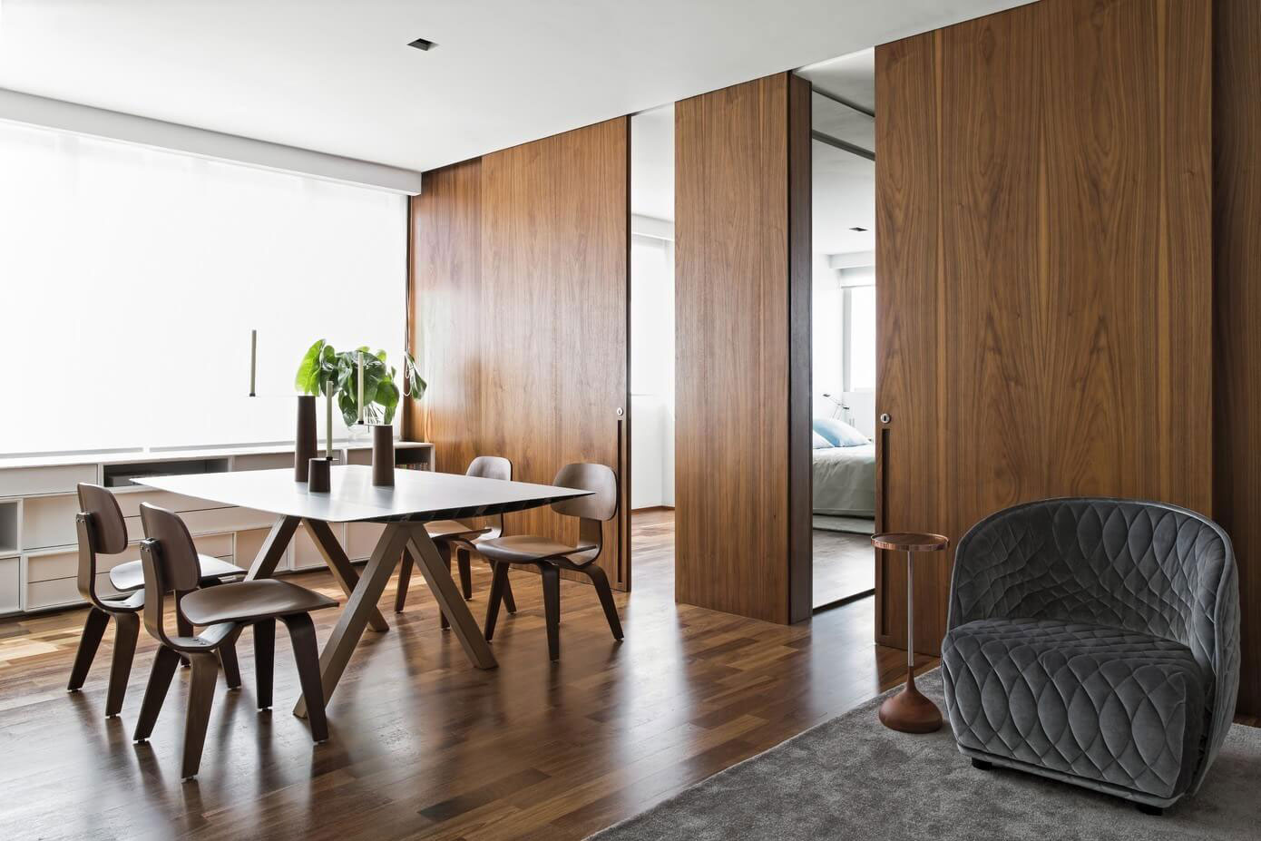A Chic and Sophisticated Contemporary Apartment in São Paulo by Diego Revollo Arquitetura (16)