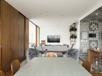 A Chic and Sophisticated Contemporary Apartment in São Paulo by Diego Revollo Arquitetura (19)