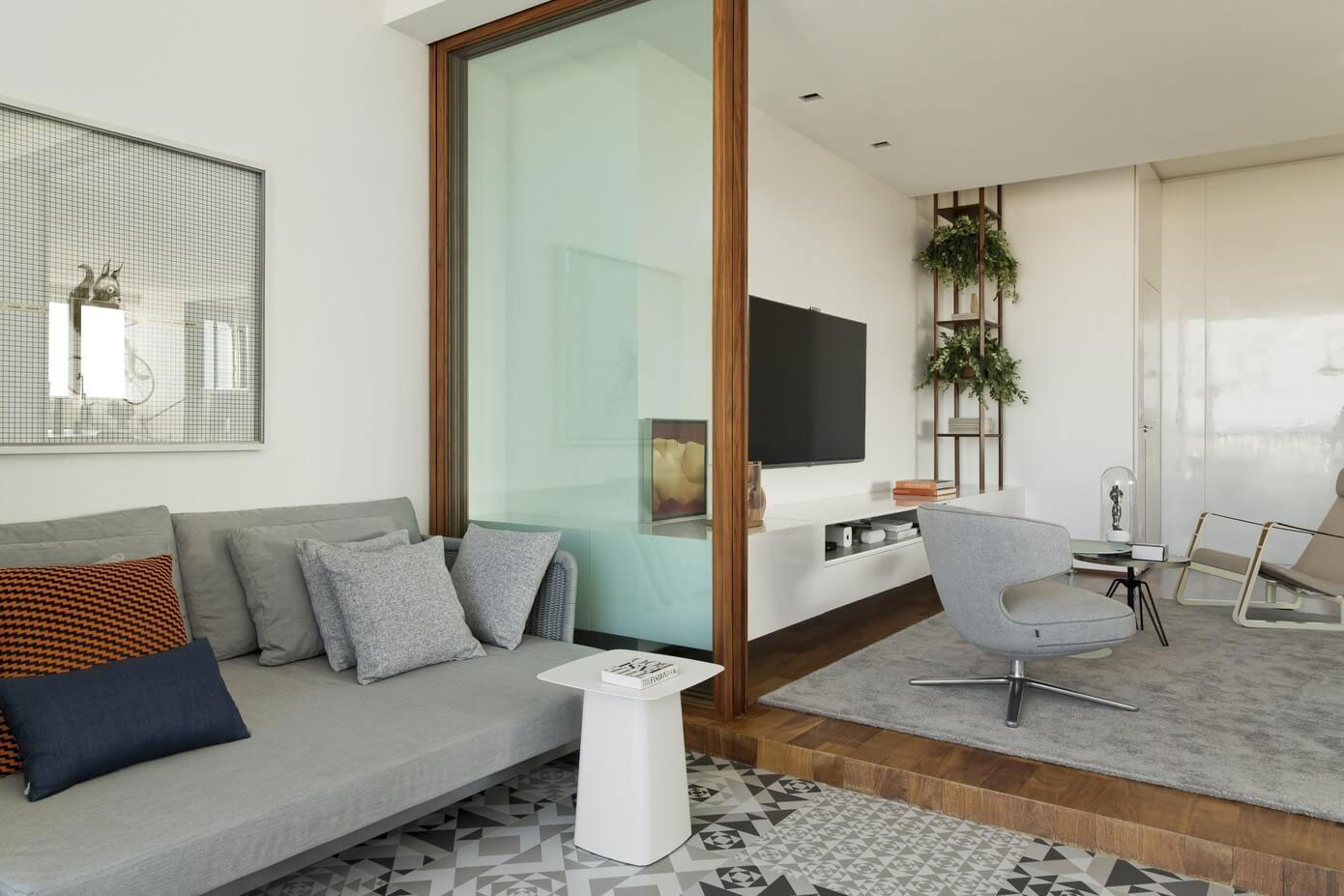 A Chic and Sophisticated Contemporary Apartment in São Paulo by Diego Revollo Arquitetura (2)