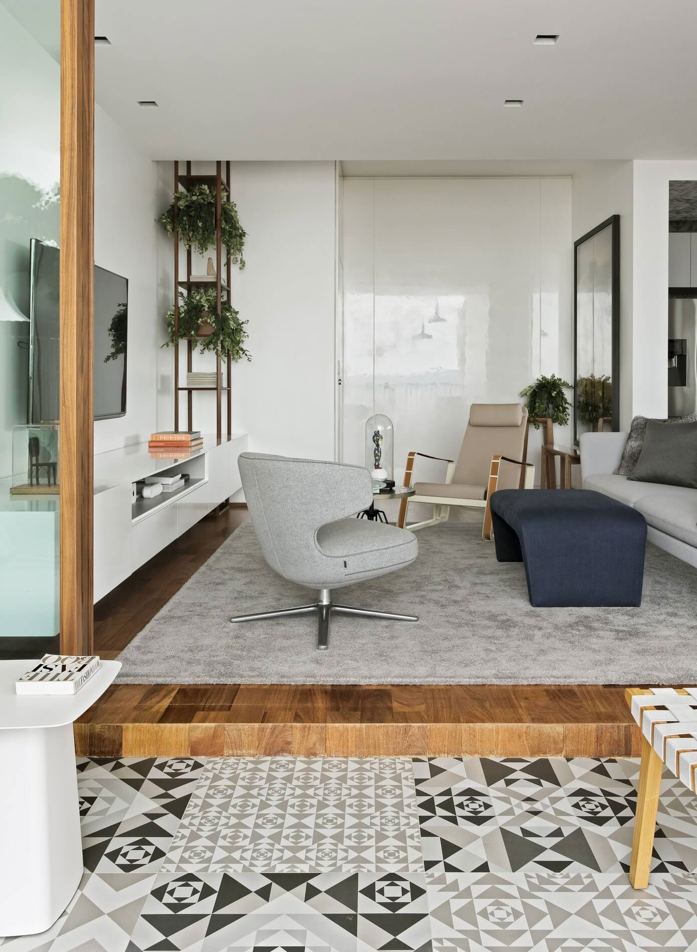 A Chic and Sophisticated Contemporary Apartment in São Paulo by Diego Revollo Arquitetura (3)
