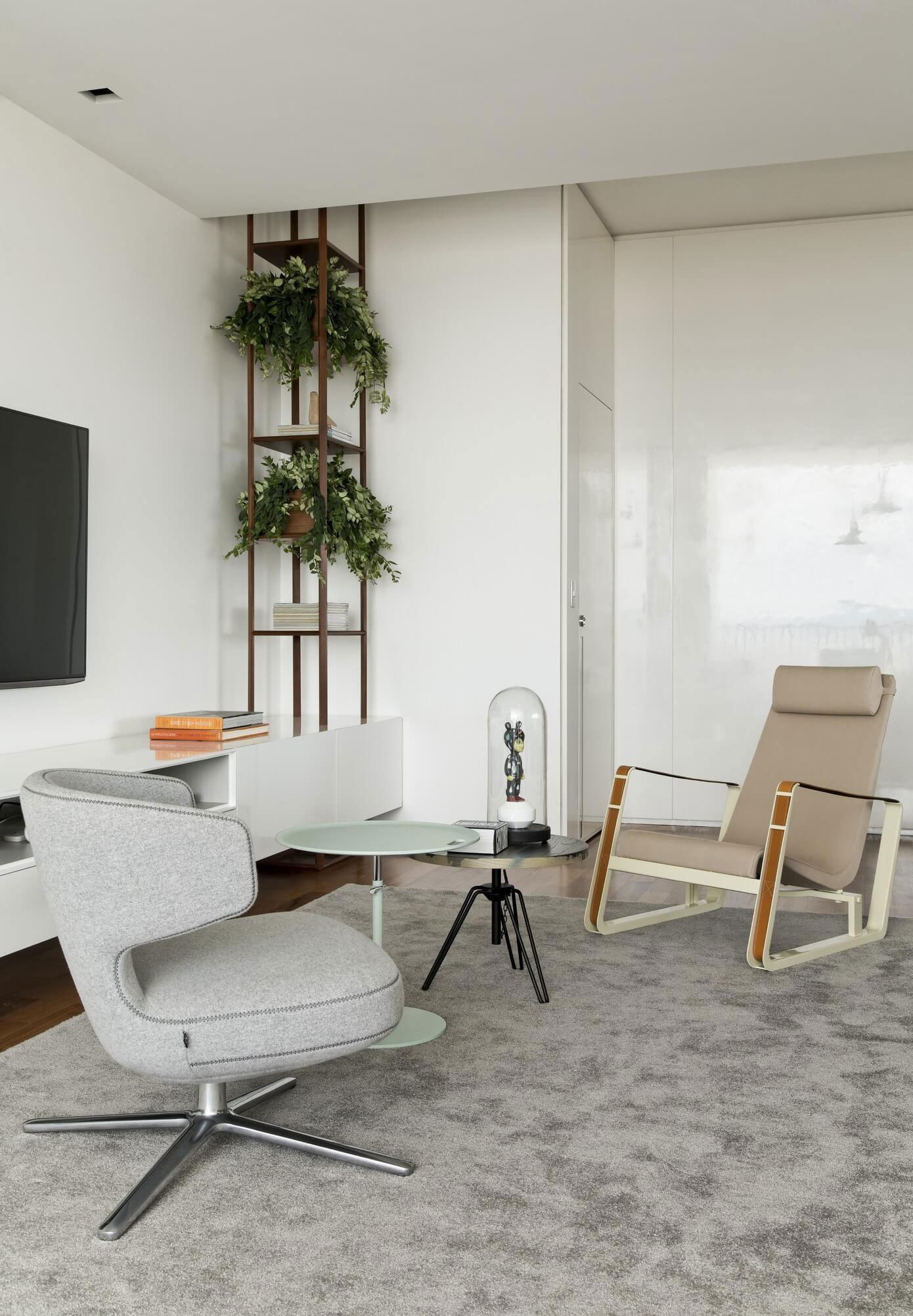 A Chic and Sophisticated Contemporary Apartment in São Paulo by Diego Revollo Arquitetura (5)