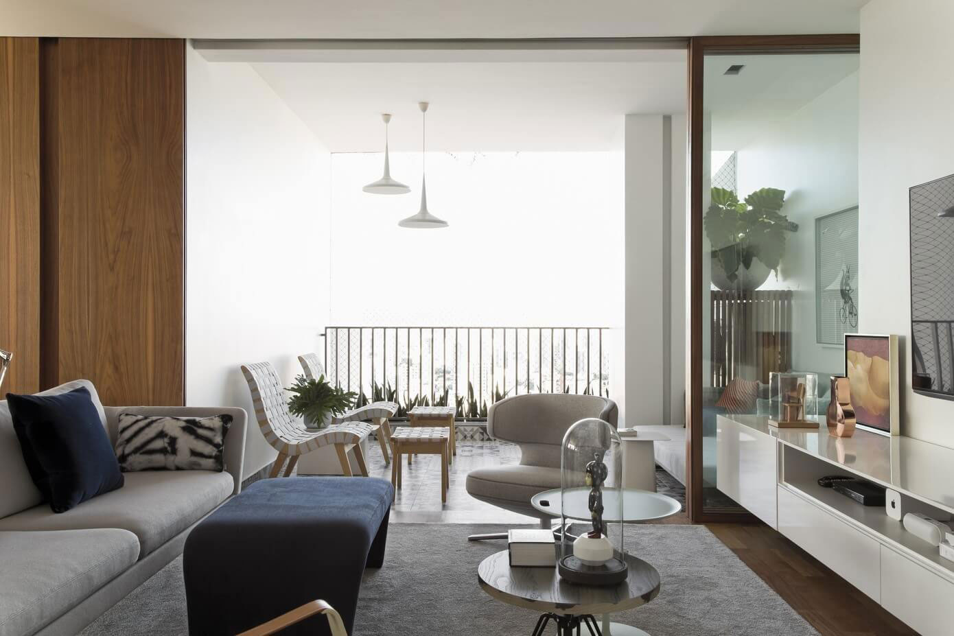 A Chic and Sophisticated Contemporary Apartment in São Paulo by Diego Revollo Arquitetura (8)