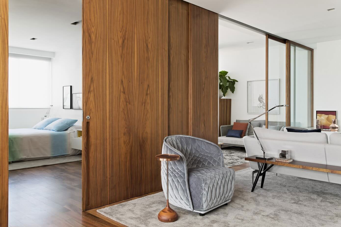 A Chic and Sophisticated Contemporary Apartment in São Paulo by Diego Revollo Arquitetura (9)