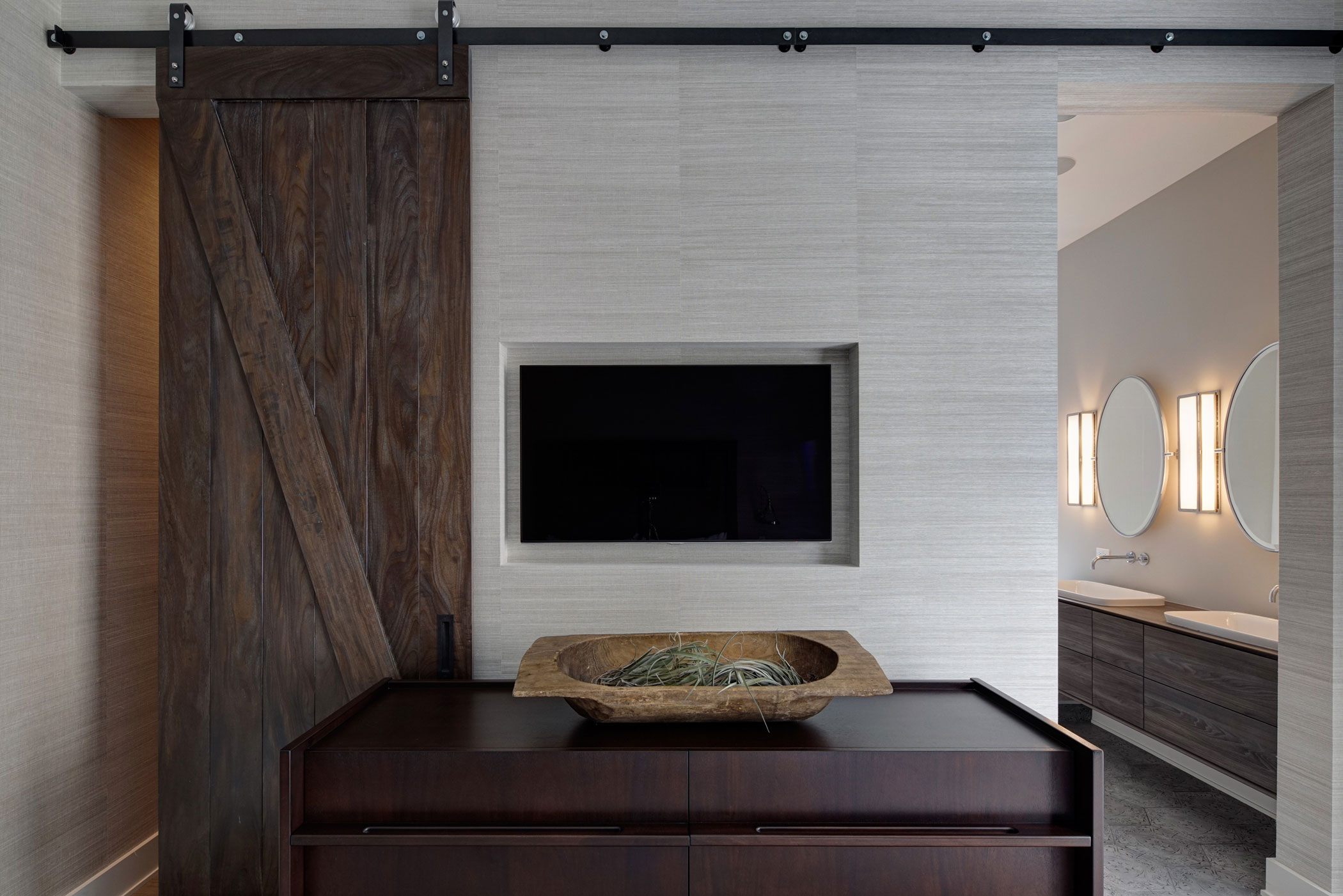 A Chic and Stylish Apartment Blends Rustic and Modern Details in Chicago by LG Interiors (12)