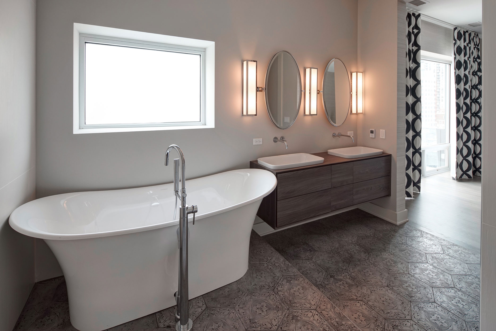 A Chic and Stylish Apartment Blends Rustic and Modern Details in Chicago by LG Interiors (13)