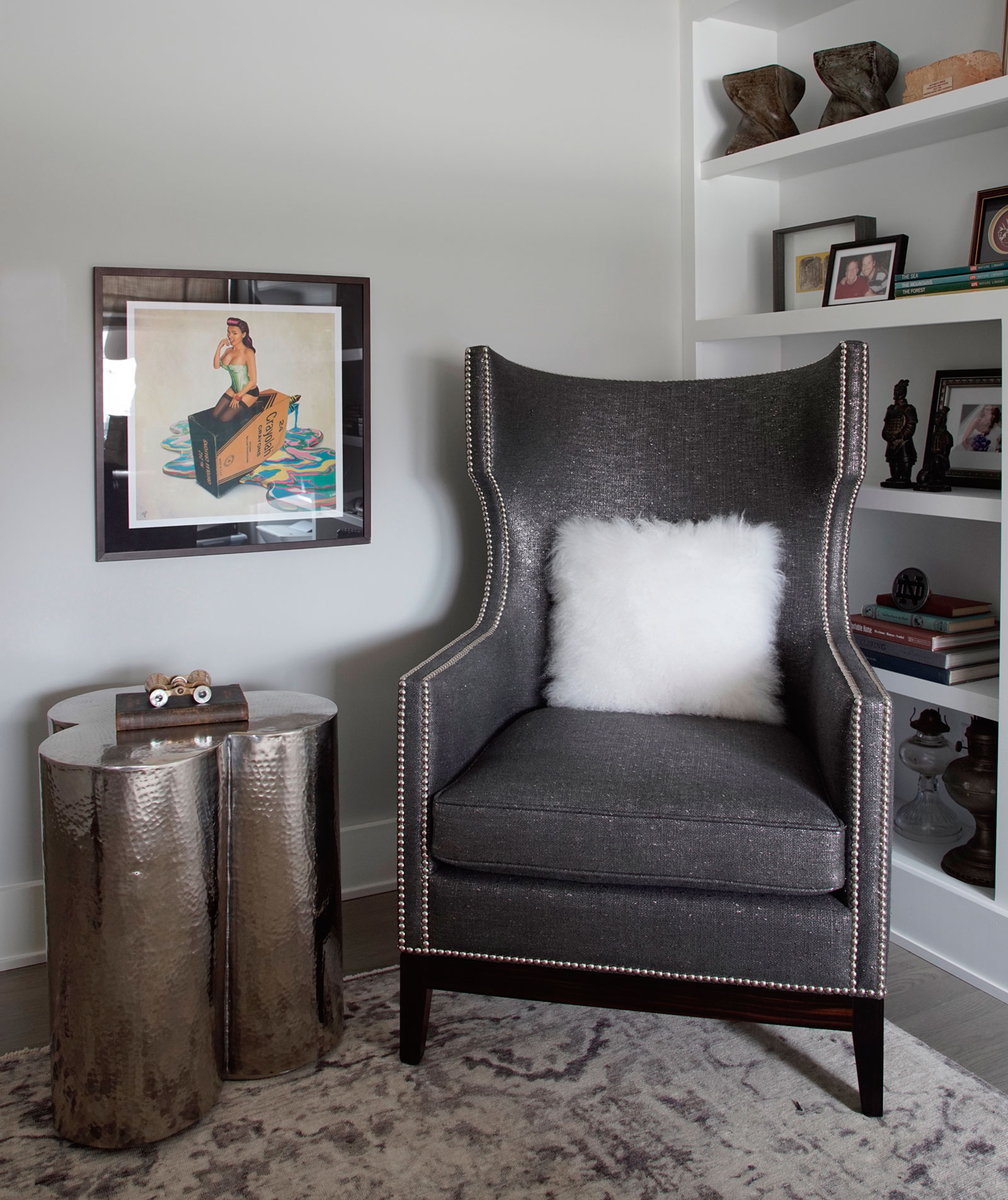 A Chic and Stylish Apartment Blends Rustic and Modern Details in Chicago by LG Interiors (17)