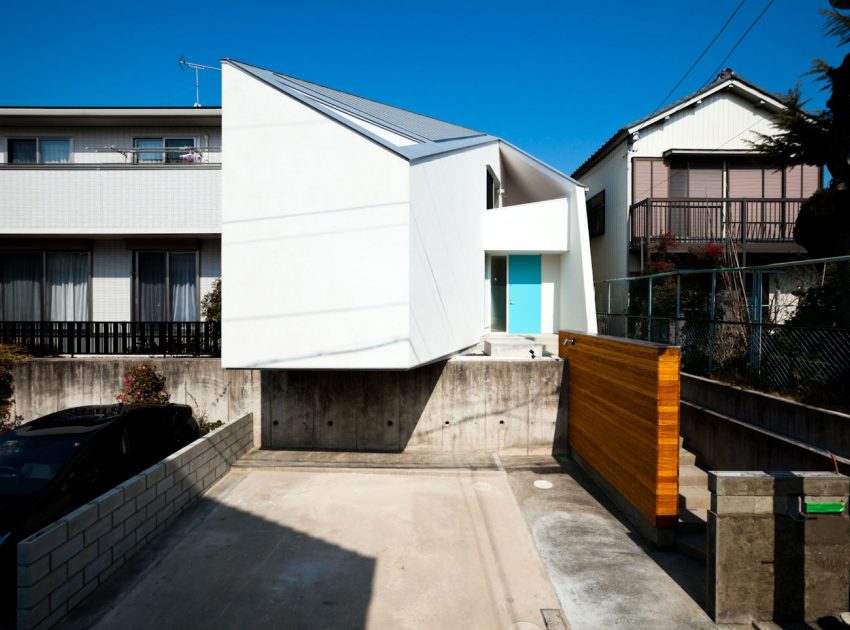 A Colorful Contemporary Home with Splashes of Bold Accents in Nagoya by Atelier Tekuto (1)