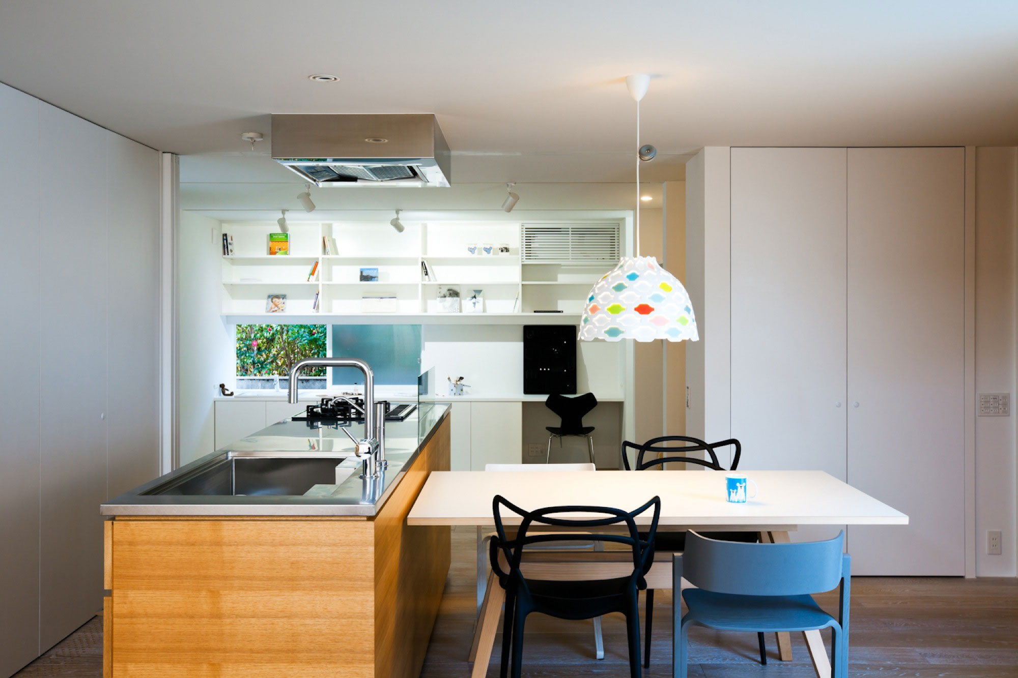 A Colorful Contemporary Home with Splashes of Bold Accents in Nagoya by Atelier Tekuto (10)