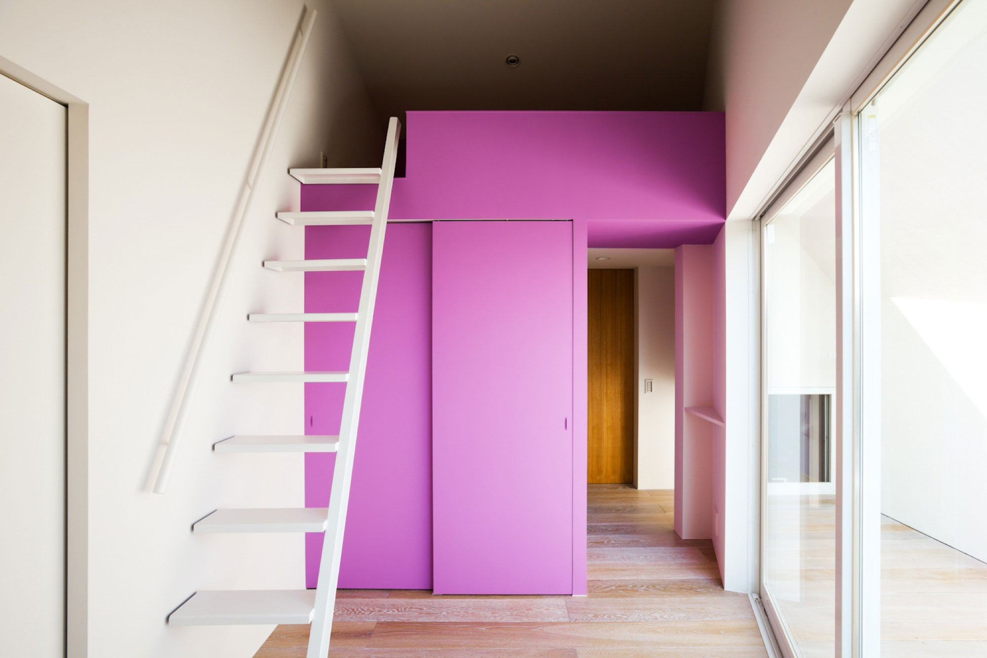 A Colorful Contemporary Home with Splashes of Bold Accents in Nagoya by Atelier Tekuto (13)