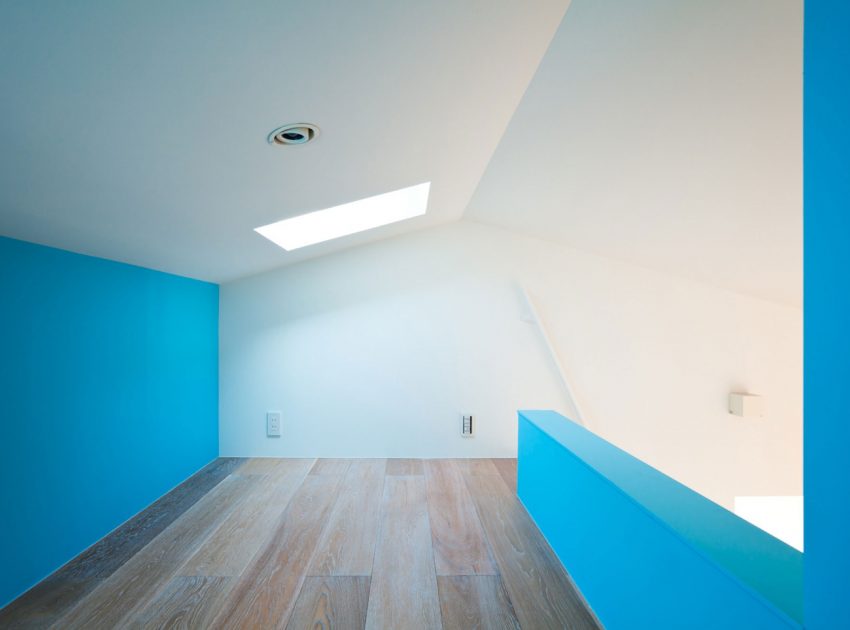 A Colorful Contemporary Home with Splashes of Bold Accents in Nagoya by Atelier Tekuto (15)