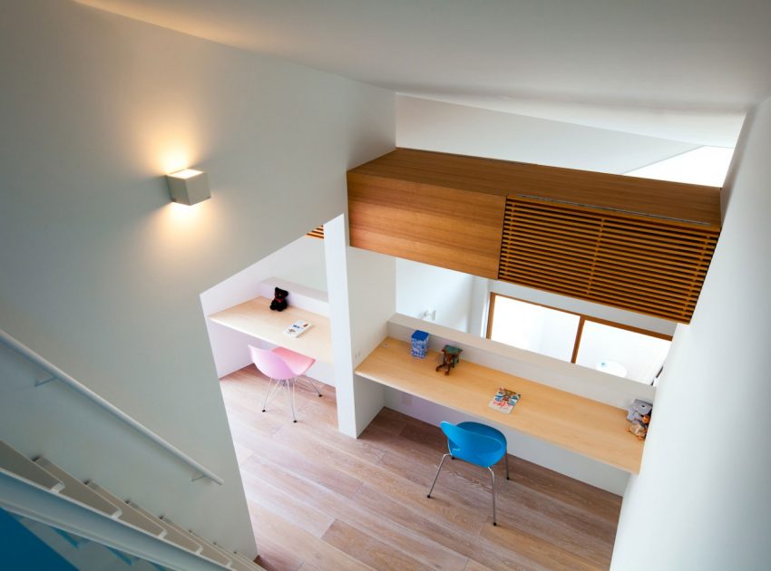 A Colorful Contemporary Home with Splashes of Bold Accents in Nagoya by Atelier Tekuto (17)