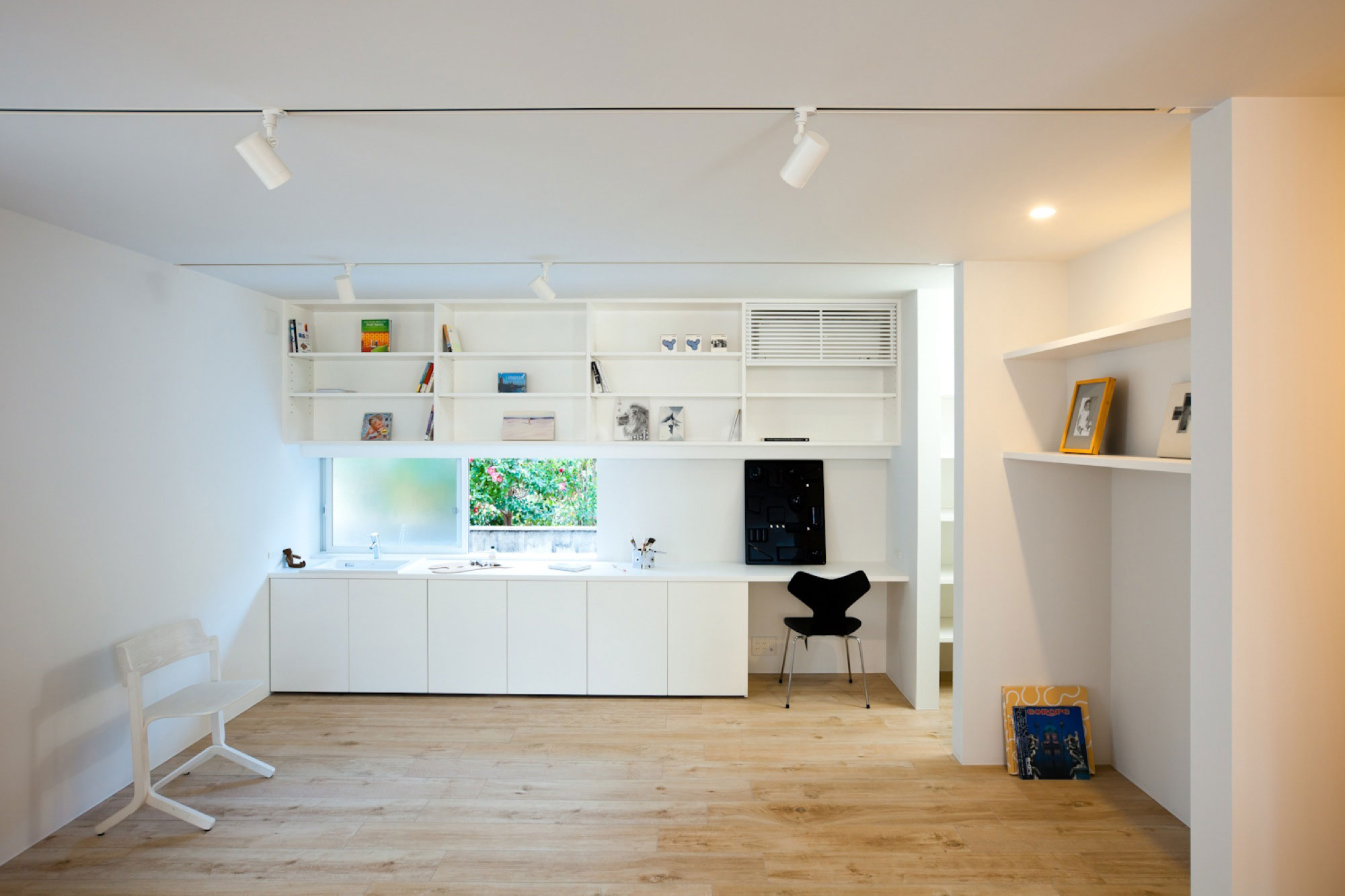 A Colorful Contemporary Home with Splashes of Bold Accents in Nagoya by Atelier Tekuto (19)