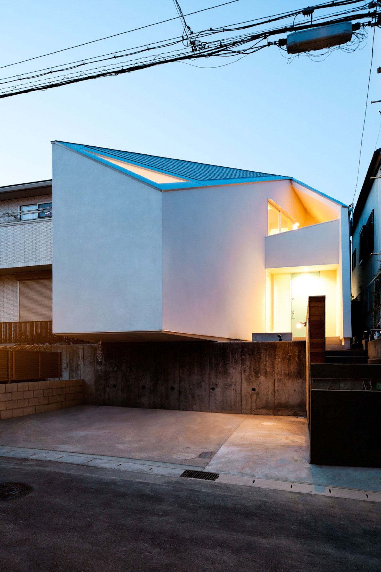 A Colorful Contemporary Home with Splashes of Bold Accents in Nagoya by Atelier Tekuto (21)