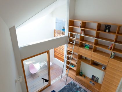 A Colorful Contemporary Home with Splashes of Bold Accents in Nagoya by Atelier Tekuto (6)