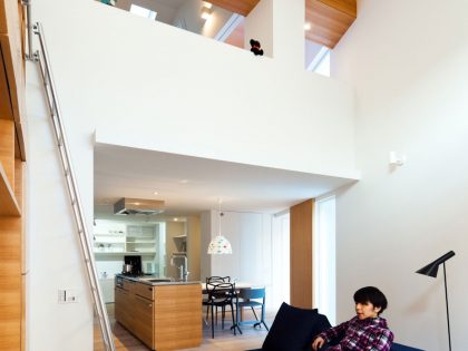 A Colorful Contemporary Home with Splashes of Bold Accents in Nagoya by Atelier Tekuto (7)