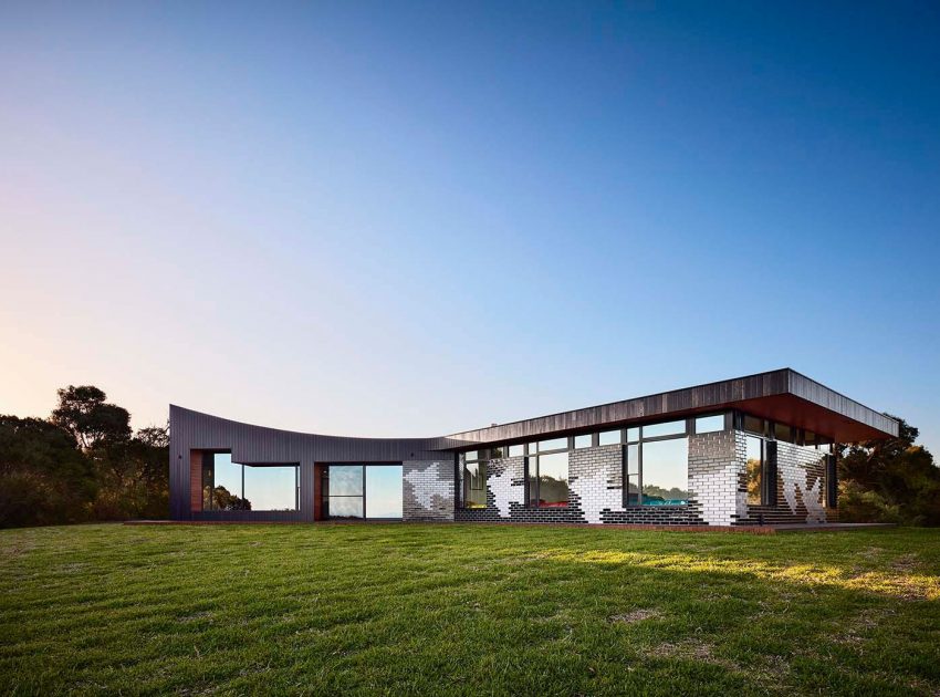 A Colorful Modern Home with Simple and Beautiful Lines in Waratah Bay by Hayne Wadley Architecture (3)